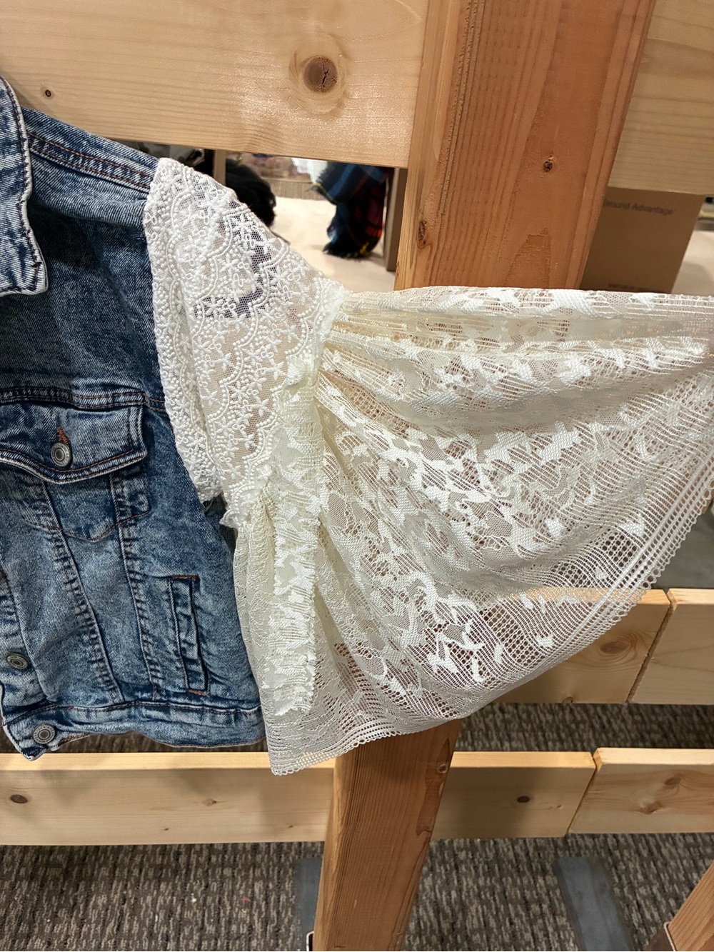 Upcycled ASHLEY Vintage Lace Sleeve Acid-Wash Denim Jacket - Picture 4 of 7